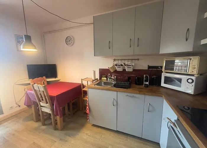 Διαμέρισμα Avec Ascenseur, Ideal Couple Ou Famille, Fonctionnel Et Bien Equipe - Fr-1-593-136